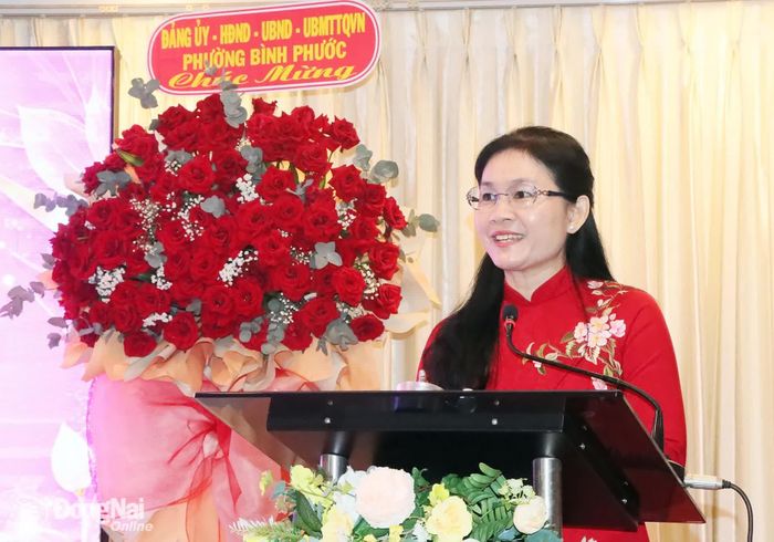 Ủy viên Trung ương Đảng, Phó Bí thư Thường trực Thành ủy, Chủ tịch HĐND thành phố Tôn Ngọc Hạnh phát biểu chúc mừng nhân buổi họp mặt. Ảnh: Quang Minh