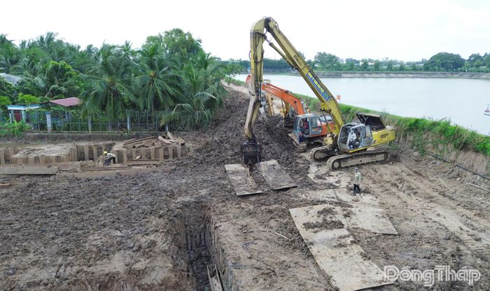 Chủ đầu tư huy động nhân lực, máy móc tập trung thi công Trạm bơm nước thô Đồng Tâm.