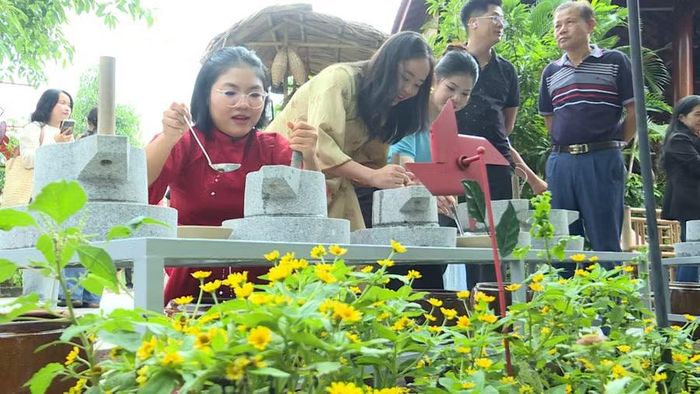  Trải nghiệm không gian nông trại tại Ca Farm Organic. Ảnh: Phi Long 