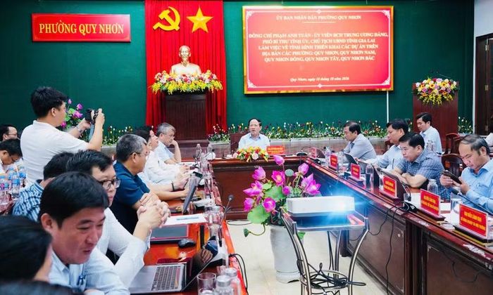  Quang cảnh buổi làm việc. Ảnh: Nguyễn Hân 