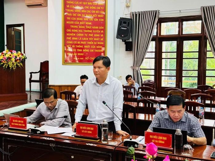  Đại diện lãnh đạo Sở Xây dựng cho hay sẽ phối hợp chặt chẽ với chính quyền các địa phương trong việc quy hoạch dự án đầu tư trọng điểm. Ảnh: Nguyễn Hân 