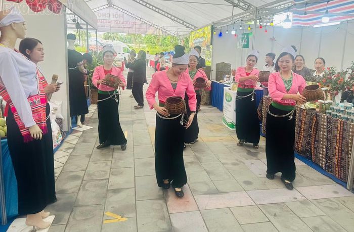 Nét đẹp trang phục của đồng bào các dân tộc.