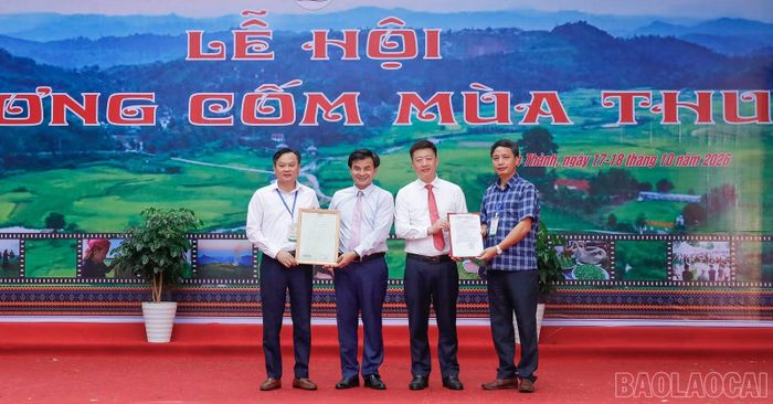 Xã Hợp Thành được chứng nhận nhãn hiệu “Chè Hợp Thành - Lào Cai”.