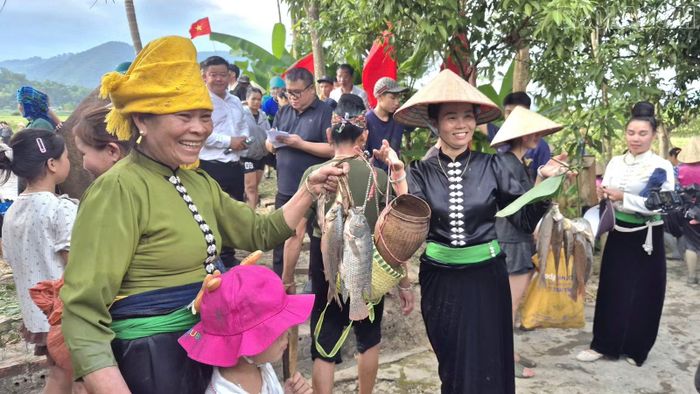 Niềm vui ngày hội.