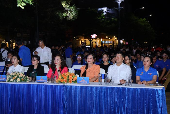 Các đại biểu tham dự chương trình