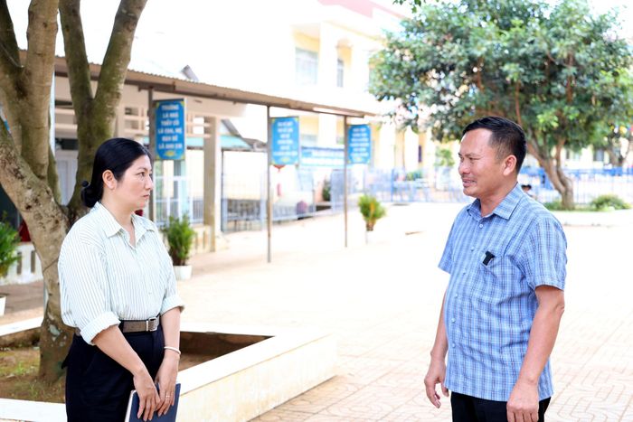 Theo ông Lê Xuân Hùng, Hiệu trưởng Trường Phổ thông dân tộc bán trú THCS Đắk R’măng, việc xem xét chuyển đổi mô hình sẽ góp phần tháo gỡ khó khăn về cơ sở vật chất, chế độ hỗ trợ và công tác chăm sóc học sinh