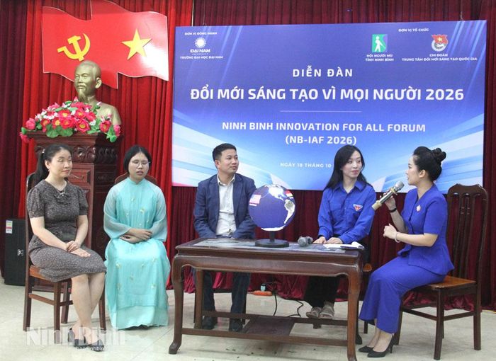 Các đại biểu chia sẻ trong khuôn khổ tọa đàm “Từ tiếp cận đến làm chủ: Phụ nữ khiếm thị trong kỷ nguyên AI”.