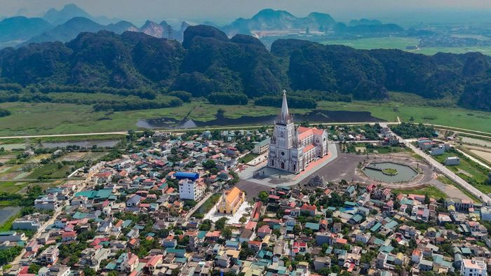Giáo xứ Lãng Vân, xã Gia Vân.