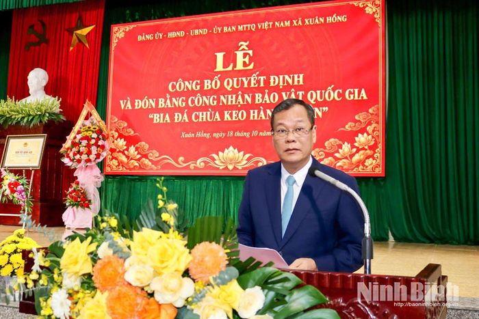 Đồng chí Lê Quốc Chỉnh, Phó Bí thư Tỉnh ủy, Chủ tịch HĐND tỉnh phát biểu tại Lễ đón Bằng công nhận Bảo vật quốc gia “Bia đá Chùa Keo Hành Thiện”.