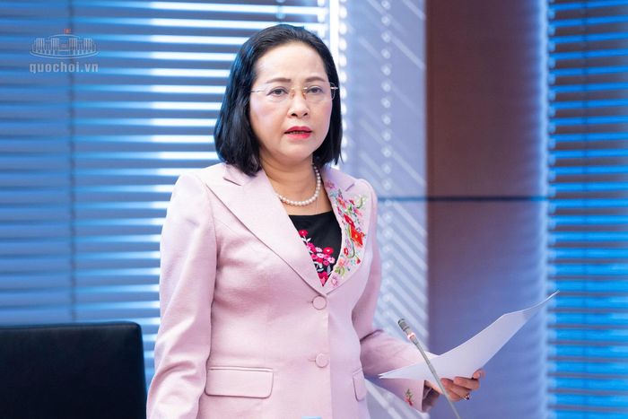 Đại biểu Nguyễn Thị Thanh, Ủy viên Trung ương Đảng, Phó Chủ tịch Quốc hội phát biểu thảo luận.