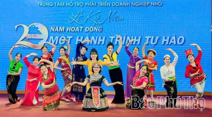 Người cao tuổi phường Kỳ Sơn giao lưu văn hóa, văn nghệ, góp phần nâng cao đời sống tinh thần.