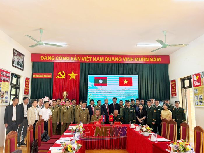 Lễ ký kết nghĩa giữa Trạm Biên phòng Cửa khẩu quốc tế Lóng Sập (Việt Nam) với Trạm Công an Cửa khẩu quốc tế Pa Háng (Lào).