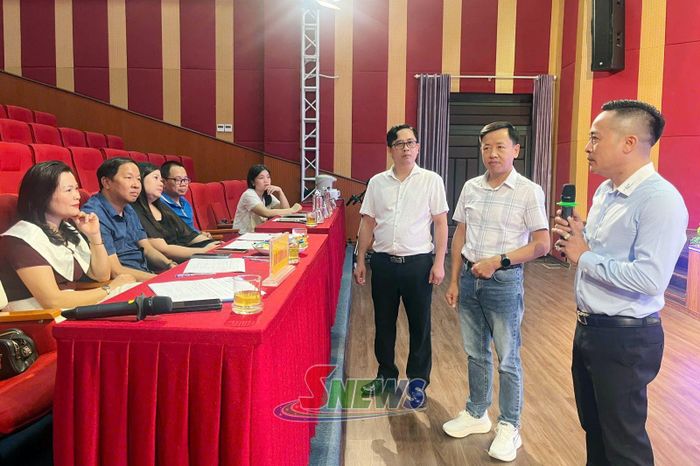 Ban tổ chức, Ban giám khảo trao đổi, thống nhất trong công tác chấm thi vòng sơ khảo.