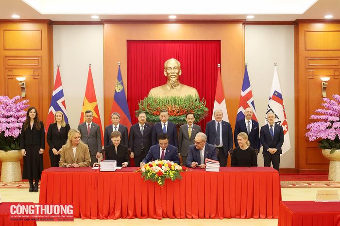 Tổng Bí thư, Chủ tịch nước Tô Lâm chứng kiến Bộ trưởng Bộ Công Thương Lê Mạnh Hùng cùng đại diện các nước thành viên Hiệp hội Mậu dịch tự do châu Âu (EFTA) gồm Thụy Sỹ, Liechtenstein, Iceland và Na Uy ký kết Hiệp định Thương mại Tự do Việt Nam - EFTA (VEFTA).
