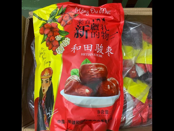 Các sản phẩm của Công ty Dịch Dương bị công an thu giữ.