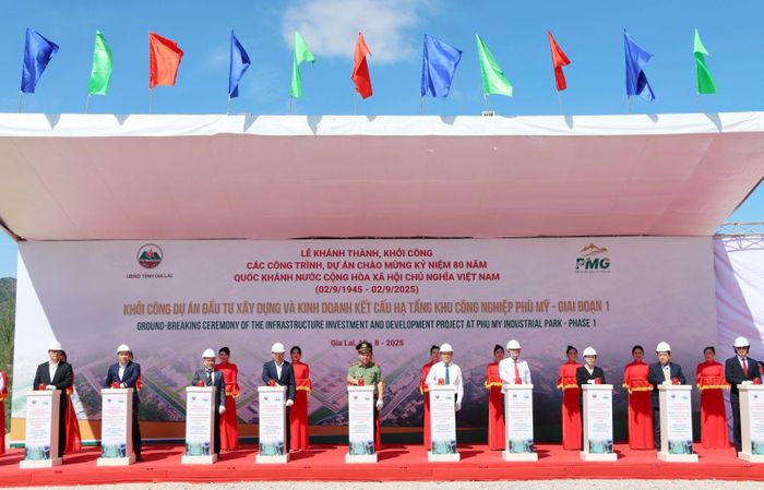 Ngày 19/8/2025, Dự án đầu tư xây dựng và kinh doanh kết cấu hạ tầng Khu công nghiệp Phù Mỹ giai đoạn 1 đã được khởi công.