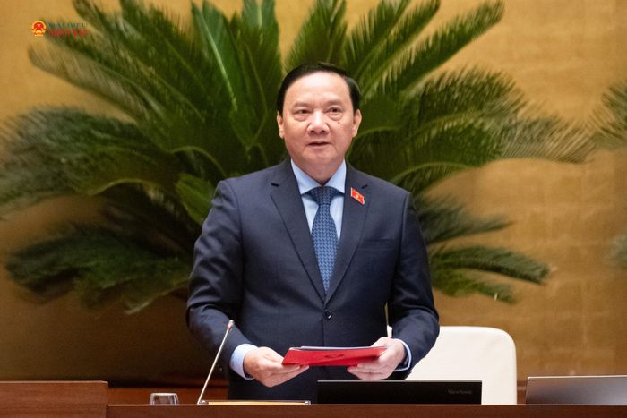 Phó Chủ tịch Quốc hội Nguyễn Khắc Định điều hành nội dung phiên họp. Ảnh: Phạm Thắng