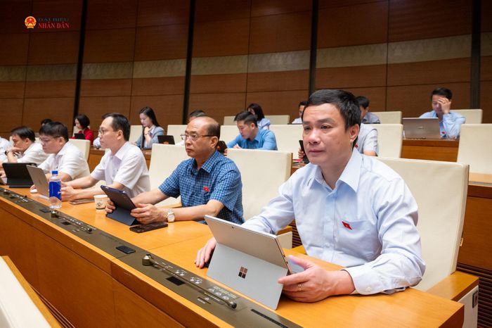 Các đại biểu tham dự phiên họp. Ảnh: Phạm Thắng