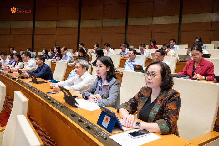 Các đại biểu tham dự phiên họp. Ảnh: Phạm Thắng