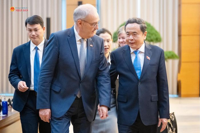 Chủ tịch Quốc hội Trần Thanh Mẫn và Tổng thống Liên bang Thụy Sĩ Guy Parmelin. Ảnh: Phạm Thắng