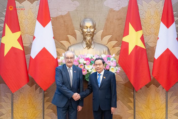 Chủ tịch Quốc hội Trần Thanh Mẫn và Tổng thống Liên bang Thụy Sĩ Guy Parmelin. Ảnh: Phạm Thắng