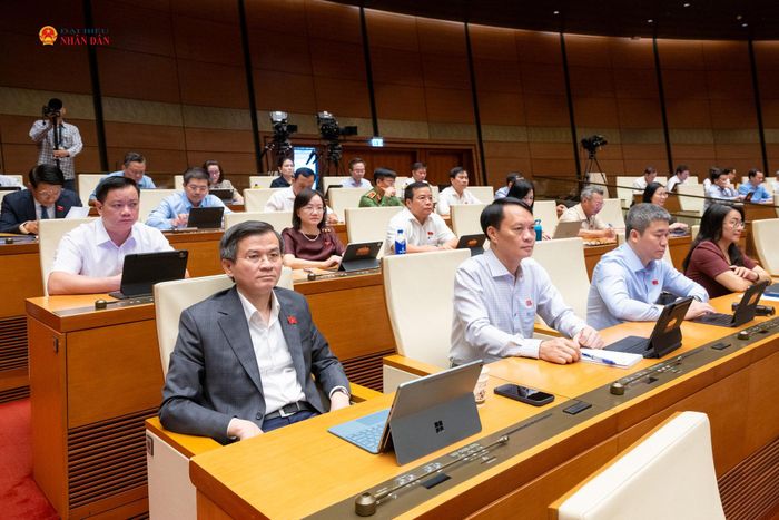 Các đại biểu tham dự phiên họp. Ảnh: Phạm Thắng