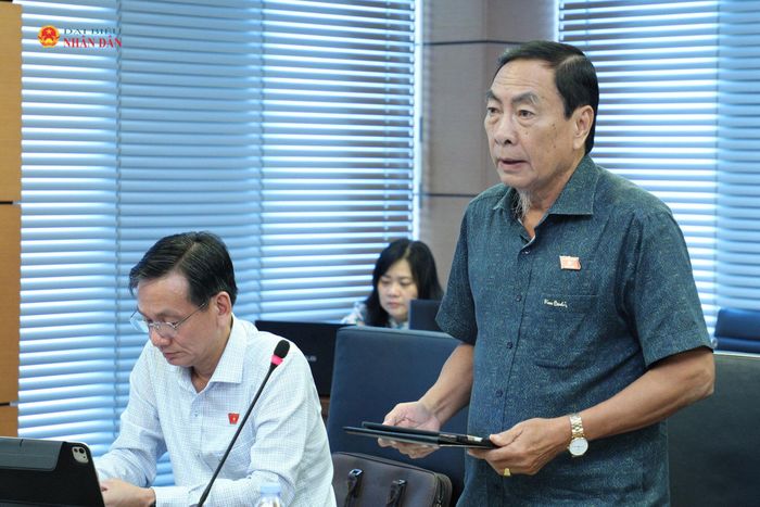 ĐBQH Phạm Văn Hoà (Đồng Tháp) phát biểu