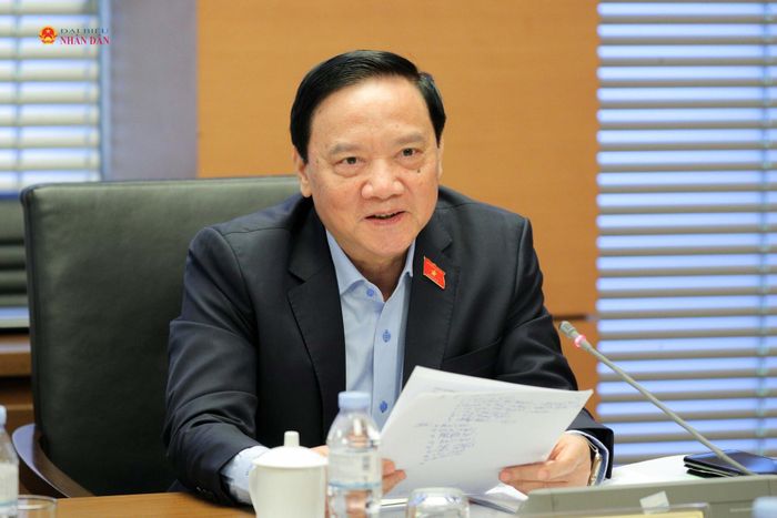 Phó Chủ tịch Quốc hội Nguyễn Khắc Định phát biểu. Ảnh: Hồ Long