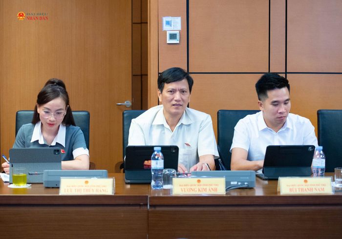 Đoàn ĐBQH tỉnh Phú Thọ tham dự phiên thảo luận. Ảnh: Xuân Quý
