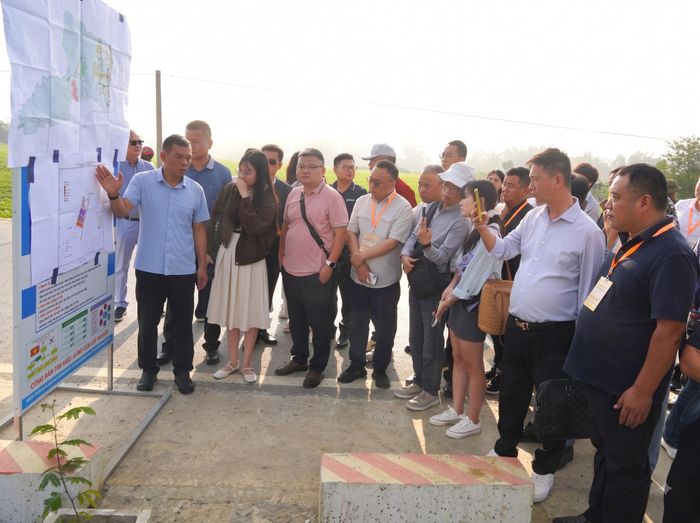Đại biểu được thông tin về Cụm công nghiệp Thanh Yên, Điện Biên
