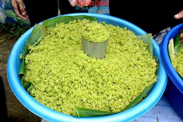 Cốm mới vùng cao Hợp Thành nổi tiếng ở Lào Cai. Ảnh: Quốc Hồng