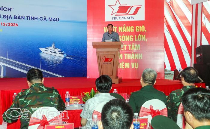  Phát biểu tại buổi lễ, Phó Chủ tịch Thường trực UBND tỉnh Lâm Văn Bi ghi nhận: Sau 1 năm 2 tháng khởi công (từ 19/8/2025), các dự án hạ tầng lớn đã rõ hình hài.