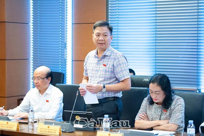 Đại biểu Nguyễn Bình Tân kiến nghị hoàn thiện mạng lưới cao tốc, nghiên cứu cơ chế đầu tư đặc thù và xây dựng giải pháp tổng thể kiểm soát ngập úng tại đồng bằng sông Cửu Long.