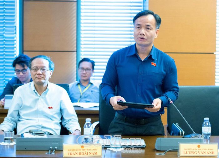 Đại biểu Trần Hoài Nam, Uỷ viên chuyên trách Uỷ ban Dân nguyện và Giám sát của Quốc hội đề xuất tăng cường quản lý việc sử dụng thiết bị điện tử trong trường học và bảo vệ trẻ em trước các nguy cơ trên môi trường mạng.