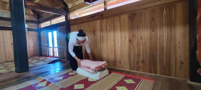 Điểm du lịch cộng đồng Mường Cốc đã đón trên 1.300 lượt khách sau 2 tháng triển khai. Ảnh: Hoàng Anh