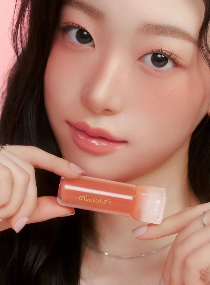 Má hồng dạng tint dễ tạo hiệu ứng ửng hồng tự nhiên và bám màu tốt hơn