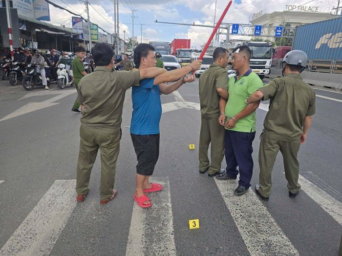 Thực nghiệm lại hiện trường.