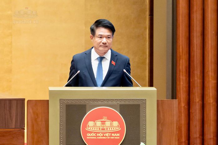Viện trưởng Viện kiểm sát nhân dân tối cao Nguyễn Huy Tiến trình bày Báo cáo tiếp thu, giải trình và chỉnh lý dự thảo Bộ luật Tố tụng hình sự (sửa đổi)