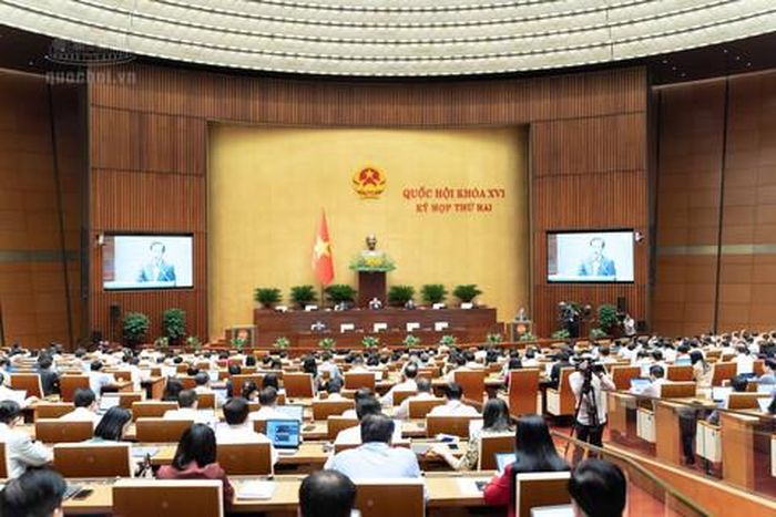 Toàn cảnh phiên họp toàn thể tại Hội trường