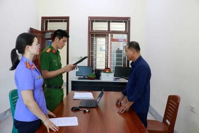 Tống đạt quyết định khởi tố đối với Bùi Văn Trường