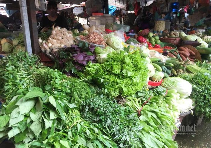 Các địa phương theo dõi nguồn cung, giá rau củ quả tại chợ dân sinh, góp phần bình ổn thị trường cuối năm