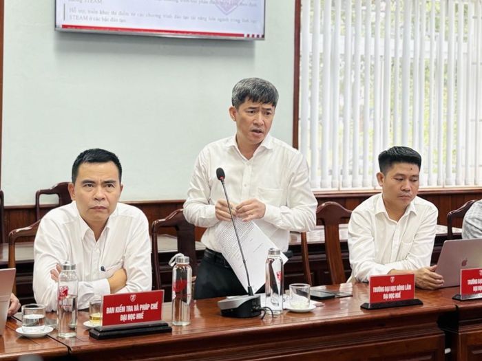 Đại diện các đơn vị đào tạo thuộc Đại học Huế nêu những khó khăn trong triển khai giáo dục STEAM và đề xuất các giải pháp nâng cao hiệu quả đào tạo