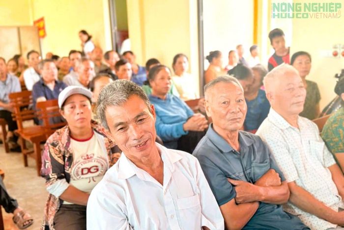 Không khí tại các điểm bầu cử diễn ra nghiêm túc, dân chủ và đúng trình tự tổ chức. Hoạt động được triển khai nghiêm túc, bảo đảm sự tham gia của cử tri và phát huy quyền làm chủ của Nhân dân tại cộng đồng dân cư.