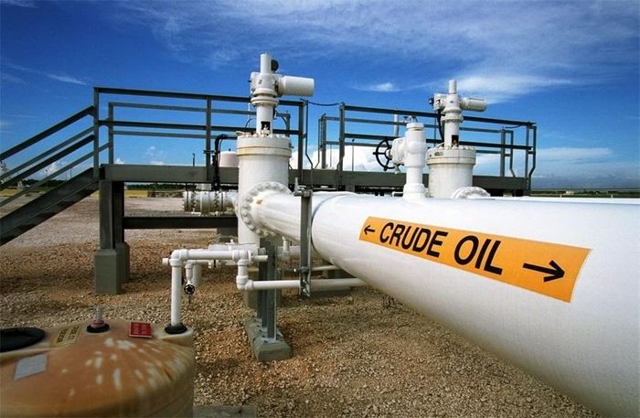 Giá dầu tăng mạnh. (Ảnh: Business Port Nigeria)