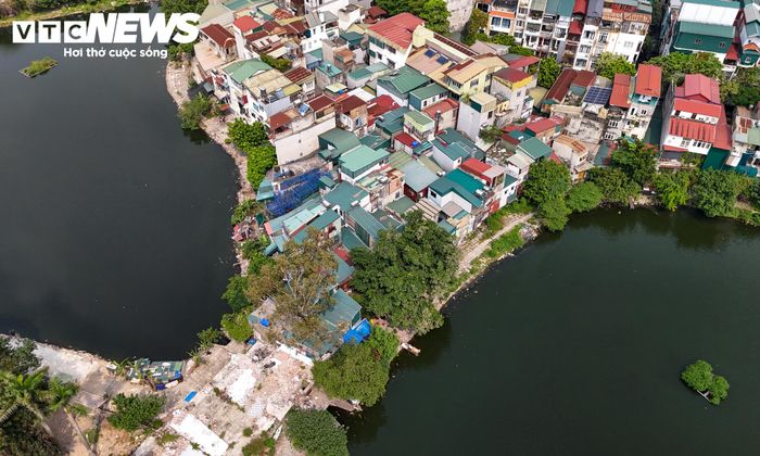 Khu vực này trước đây thuộc tổ dân phố 4A, 4B của phường Thanh Nhàn, nay là tổ 16, phường Bạch Mai. 