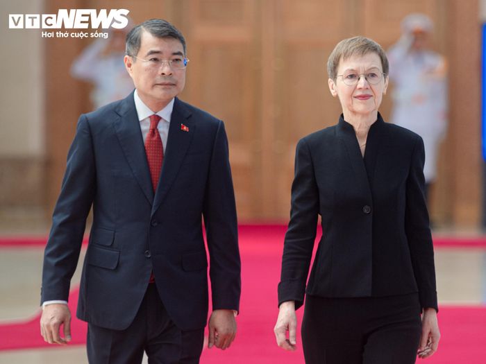 Thủ tướng Lê Minh Hưng và Thủ tướng Liechtenstein Brigitte Haas.