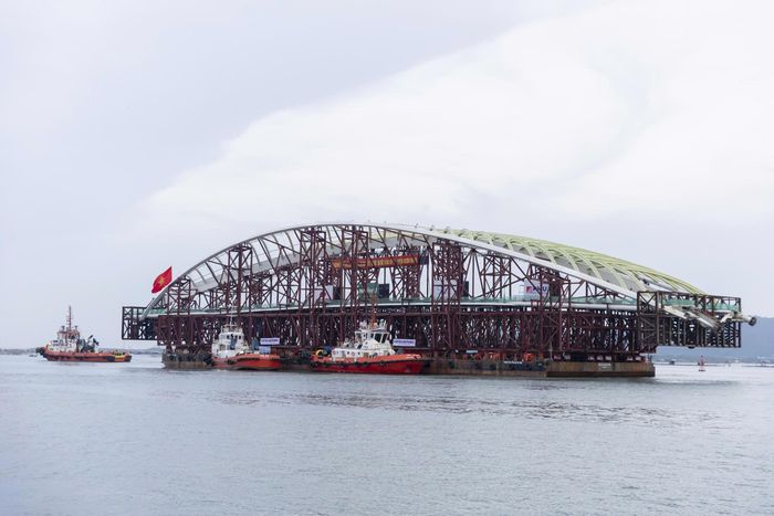 Trong ngày đầu, đoàn lai dắt đã di chuyển được 41 hải lý, tương đương 75,6km. 