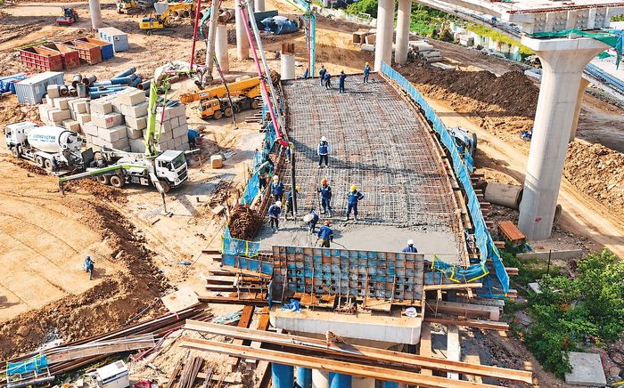 Khu vực nút giao được bố trí 4 nhánh cầu tuabin bê tông cốt thép dự ứng lực, tổng chiều dài khoảng 2.357m, mặt cầu rộng 8,8m với 2 làn xe.