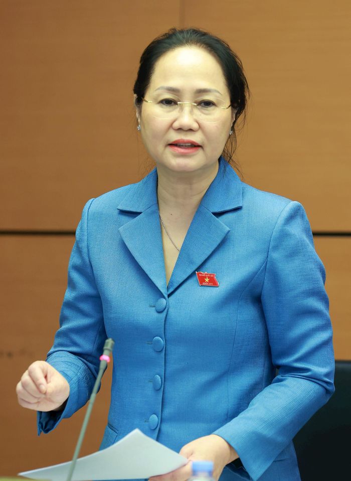 Đại biểu Lâm Thị Phương Thanh, Bộ trưởng Bộ Văn hóa, Thể thao và Du lịch phát biểu thảo luận. Ảnh: Văn Tuyến