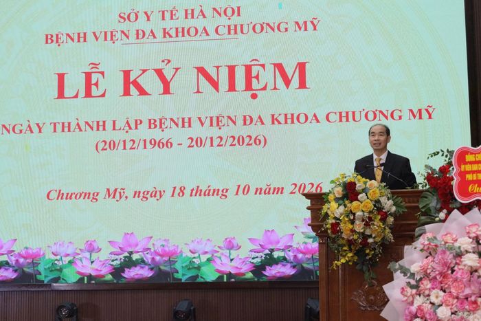 TS.BS Nguyễn Đình Hưng, Phó Giám đốc Sở Y tế Hà Nội phát biểu chỉ đạo tại lễ kỷ niệm. Ảnh: Văn Lập
